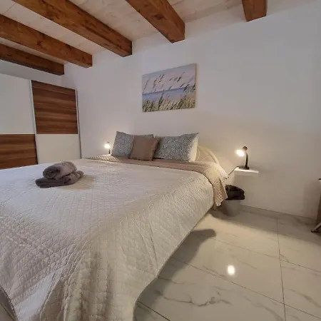 Moorea Mansions Guest house